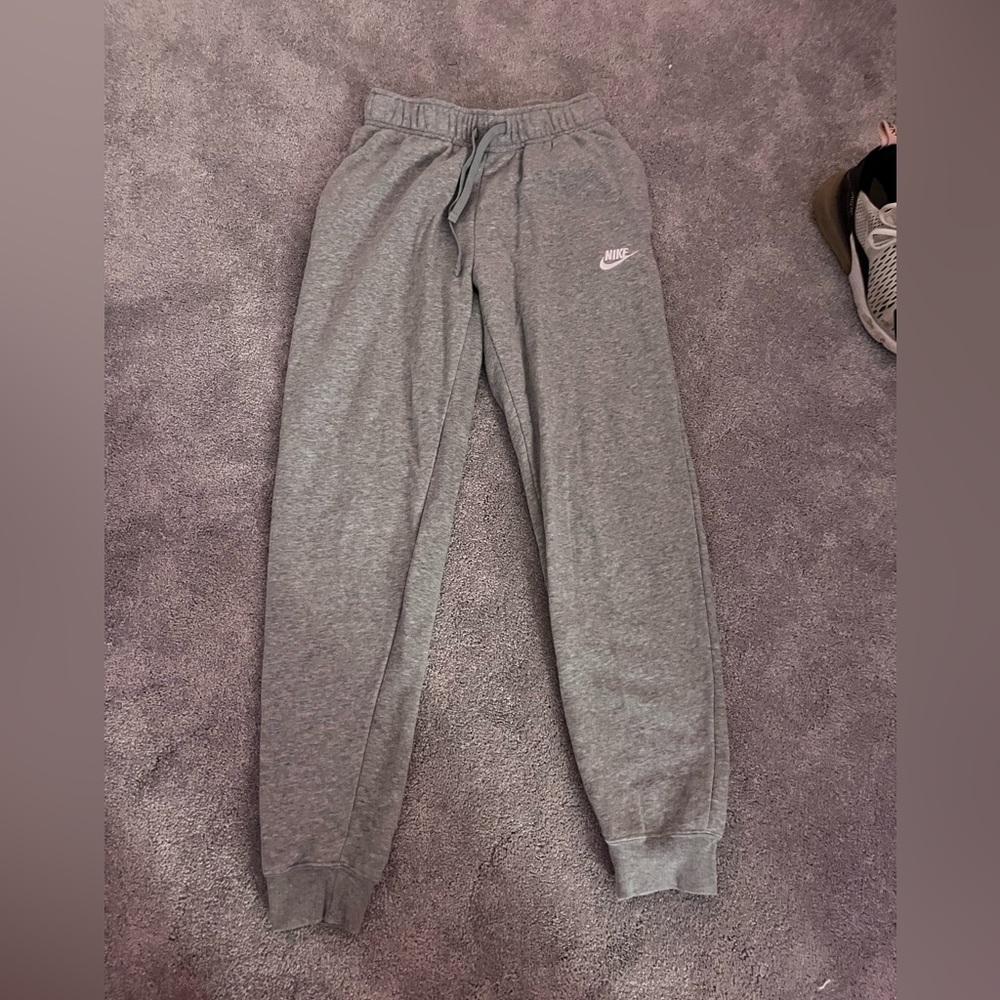 grey nike sweatpants xs